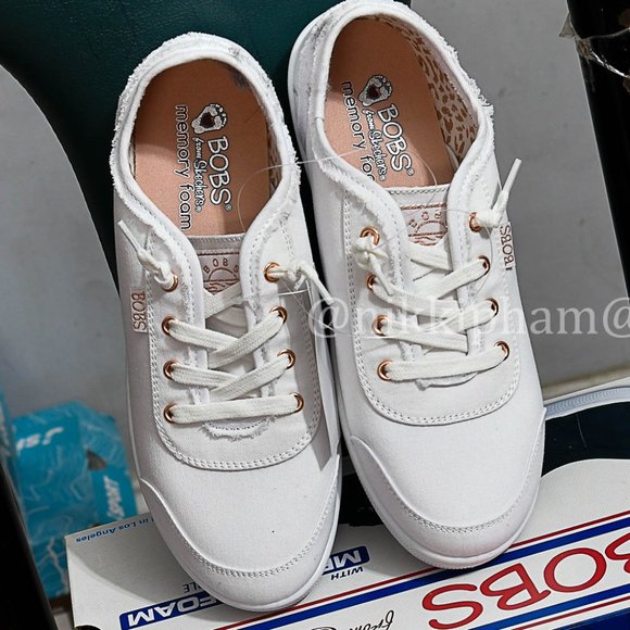 Skechers Women's BOBS  Cute Sneake IN WHITE - Picture 4 of 6